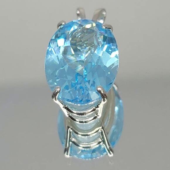 15 Carat Flawless (IF) Blue Topaz Pendant!! - Picture 2 of 12